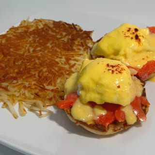 SMOKED SALMON BENEDICT