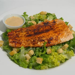 CESAR SALAD W/ SALMON