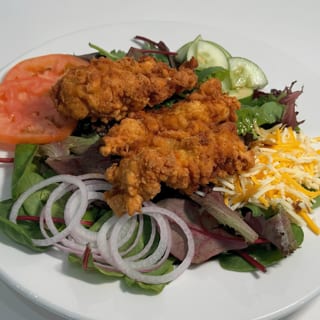MIXED GREENS SALAD W/ CRISPY CHICKEN